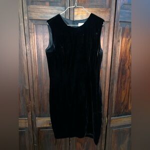 Valerie Stevens Black‎ Velvet Midi Dress